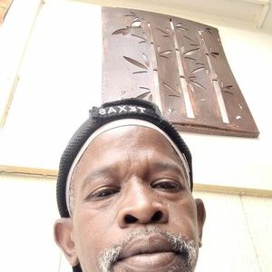 Meet your Posher, Larry